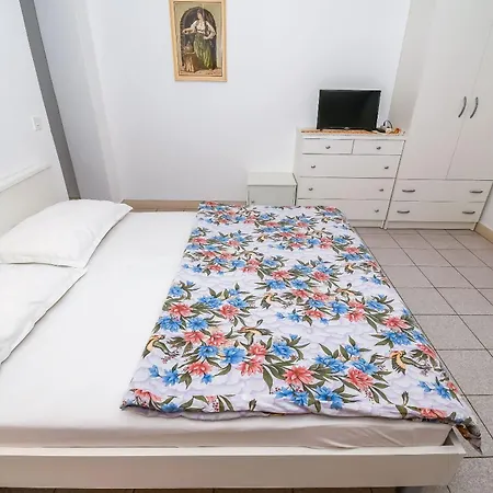 Apartments Anna Trogir Exterior foto